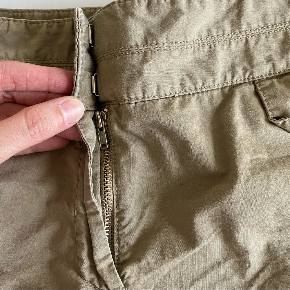 ANN TAYLOR LOFT Womens Khaki Casual Shorts, Size 10 - Picture 2 of 5